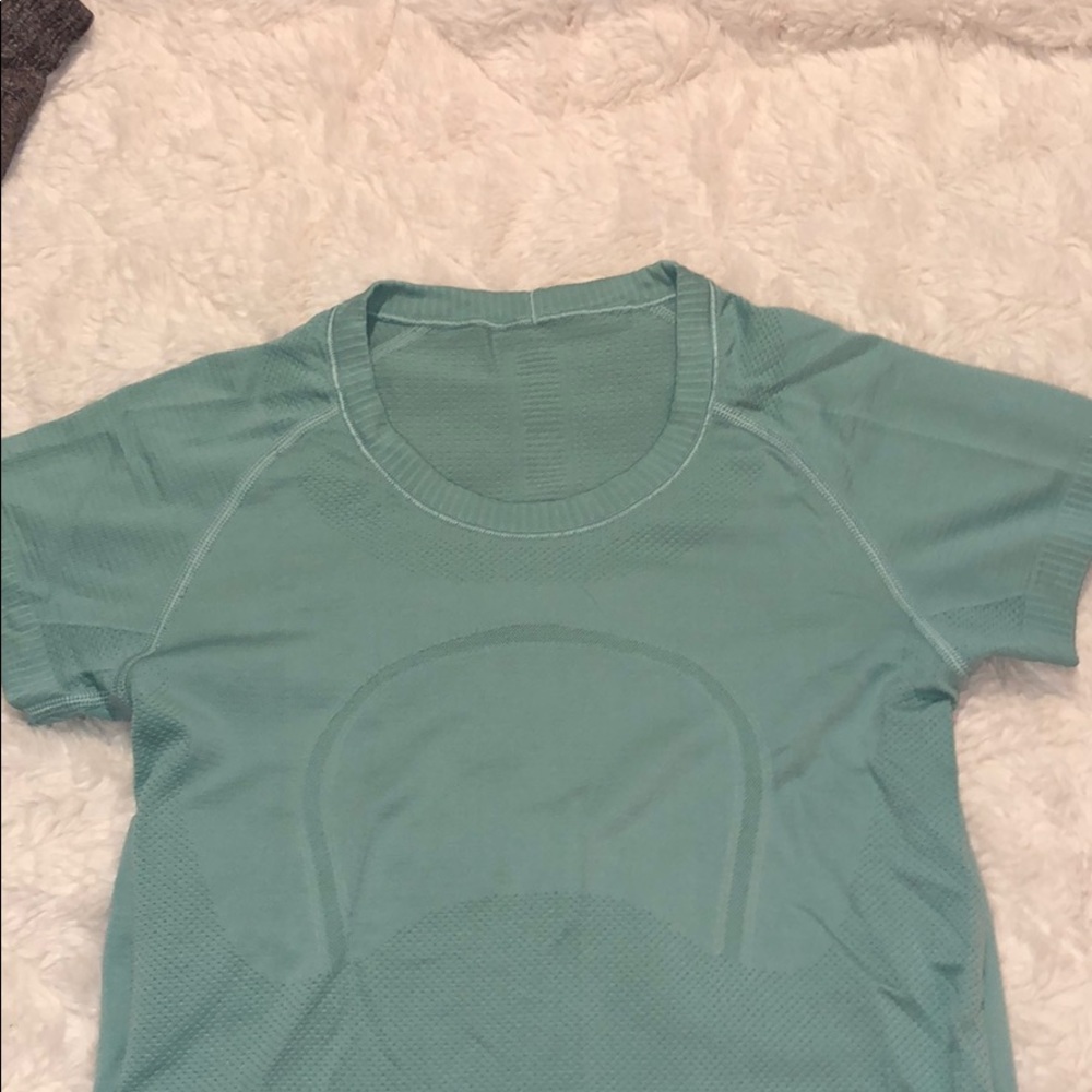 Light green size 4 Lululemon top
